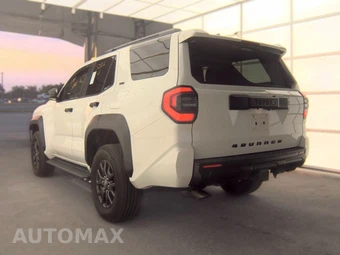 2025 Toyota 4Runner SR5 - miniatura 6