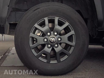 2025 Toyota 4Runner SR5 - miniatura 11