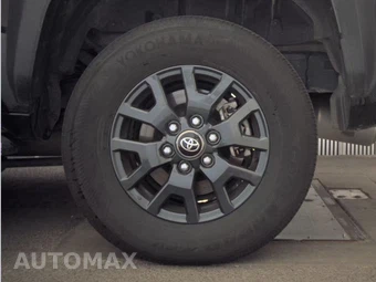 2025 Toyota 4Runner SR5 - miniatura 12