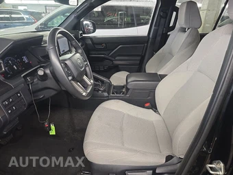 2025 Toyota 4Runner SR5 - miniatura 13