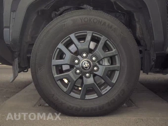 2025 Toyota 4Runner SR5 - miniatura 9
