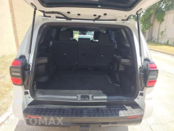 2025 Toyota 4Runner SR5 - miniatura 14