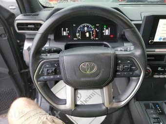 2025 Toyota 4Runner SR5 - miniatura 10