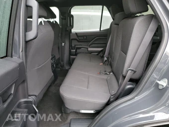 2025 Toyota 4Runner SR5 - miniatura 13