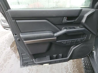 2025 Toyota 4Runner SR5 - miniatura 9