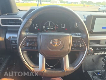 2025 Toyota 4Runner SR5 - miniatura 10