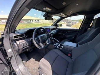 2025 Toyota 4Runner SR5 - miniatura 10