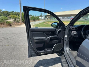 2025 Toyota 4Runner SR5 - miniatura 11