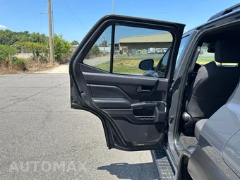 2025 Toyota 4Runner SR5 - miniatura 14
