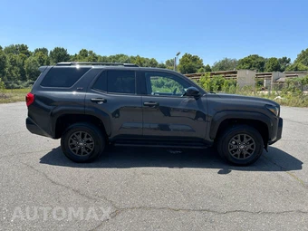 2025 Toyota 4Runner SR5 - miniatura 4