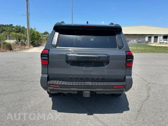 2025 Toyota 4Runner SR5 - miniatura 6