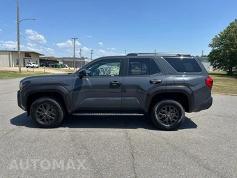 2025 Toyota 4Runner SR5 - miniatura 8