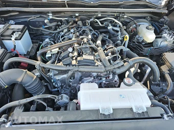 2025 Toyota 4Runner SR5 - miniatura 14