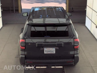 2025 Toyota 4Runner SR5 - miniatura 5