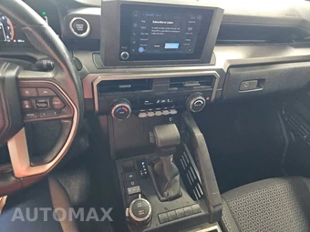 2025 Toyota 4Runner SR5 - miniatura 11