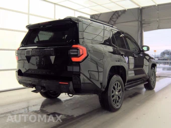 2025 Toyota 4Runner SR5 - miniatura 4