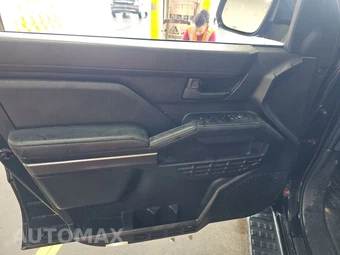 2025 Toyota 4Runner SR5 - miniatura 9
