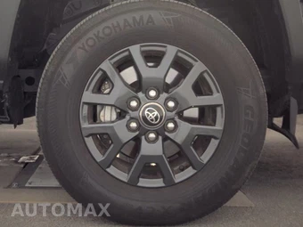 2025 Toyota 4Runner SR5 - miniatura 10