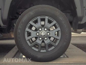 2025 Toyota 4Runner SR5 - miniatura 12
