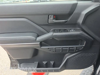 2025 Toyota 4Runner SR5 - miniatura 15