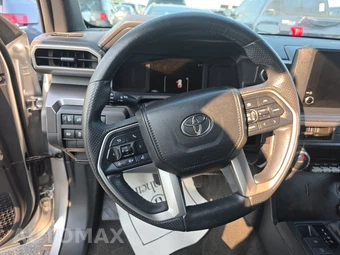 2025 Toyota 4Runner SR5 - miniatura 10