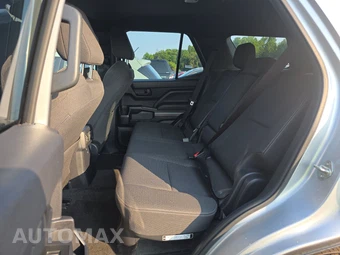 2025 Toyota 4Runner SR5 - miniatura 13