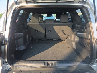 2025 Toyota 4Runner SR5 - miniatura 16