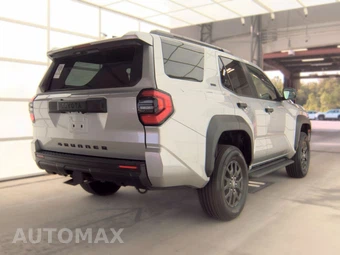 2025 Toyota 4Runner SR5 - miniatura 4