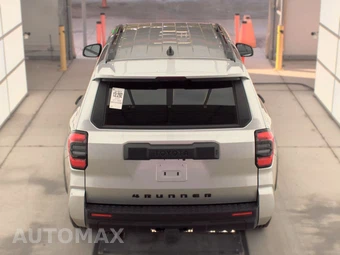 2025 Toyota 4Runner SR5 - miniatura 5