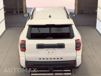 2025 Toyota 4Runner SR5 - miniatura 5