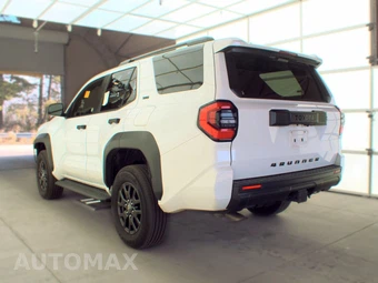2025 Toyota 4Runner SR5 - miniatura 6