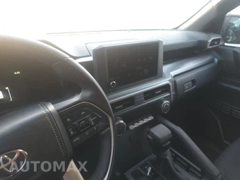 2025 Toyota 4Runner SR5 - miniatura 11
