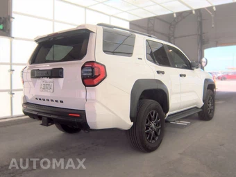 2025 Toyota 4Runner SR5 - miniatura 4