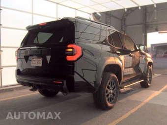 2025 Toyota 4Runner SR5 - miniatura 5