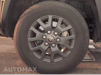 2025 Toyota 4Runner SR5 - miniatura 9