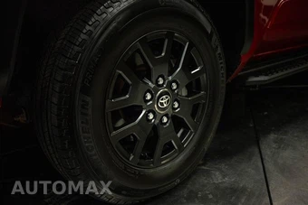 2025 Toyota 4Runner SR5 - miniatura 3