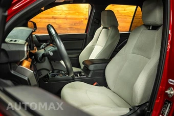 2025 Toyota 4Runner SR5 - miniatura 9