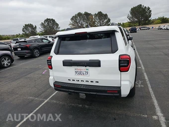 2025 Toyota 4Runner SR5 - miniatura 5
