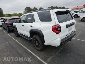 2025 Toyota 4Runner SR5 - miniatura 6