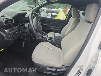 2025 Toyota 4Runner SR5 - miniatura 13