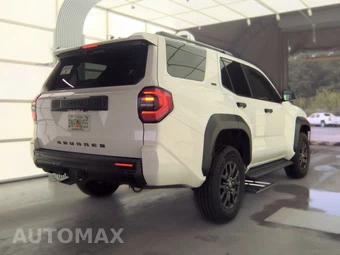 2025 Toyota 4Runner SR5 - miniatura 5