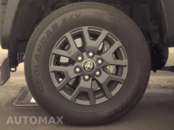 2025 Toyota 4Runner SR5 - miniatura 9