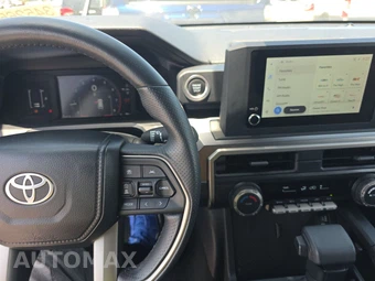 2025 Toyota 4Runner SR5 - miniatura 11