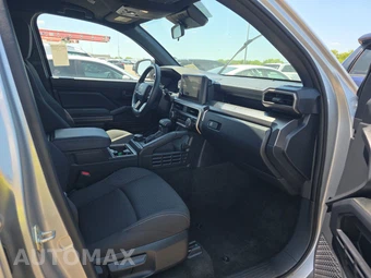 2025 Toyota 4Runner SR5 - miniatura 8