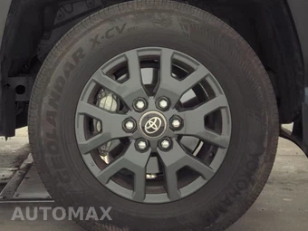 2025 Toyota 4Runner SR5 - miniatura 10