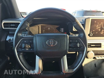 2025 Toyota 4Runner SR5 - miniatura 16