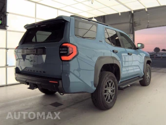 2025 Toyota 4Runner SR5 - miniatura 5
