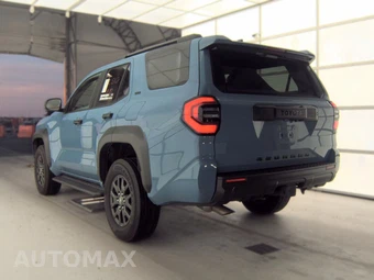 2025 Toyota 4Runner SR5 - miniatura 8