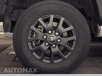 2025 Toyota 4Runner SR5 - miniatura 11