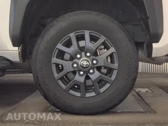 2025 Toyota 4Runner SR5 - miniatura 12